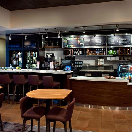 Отель Courtyard By Marriott Поукипси Экстерьер фото